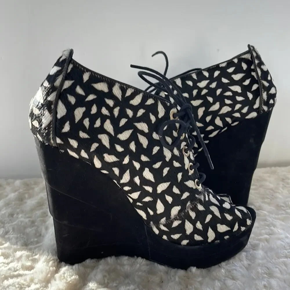 Diane Von Furstenberg Open Toes Wedge Ankle Boots Animal Print Size 8.5 M
